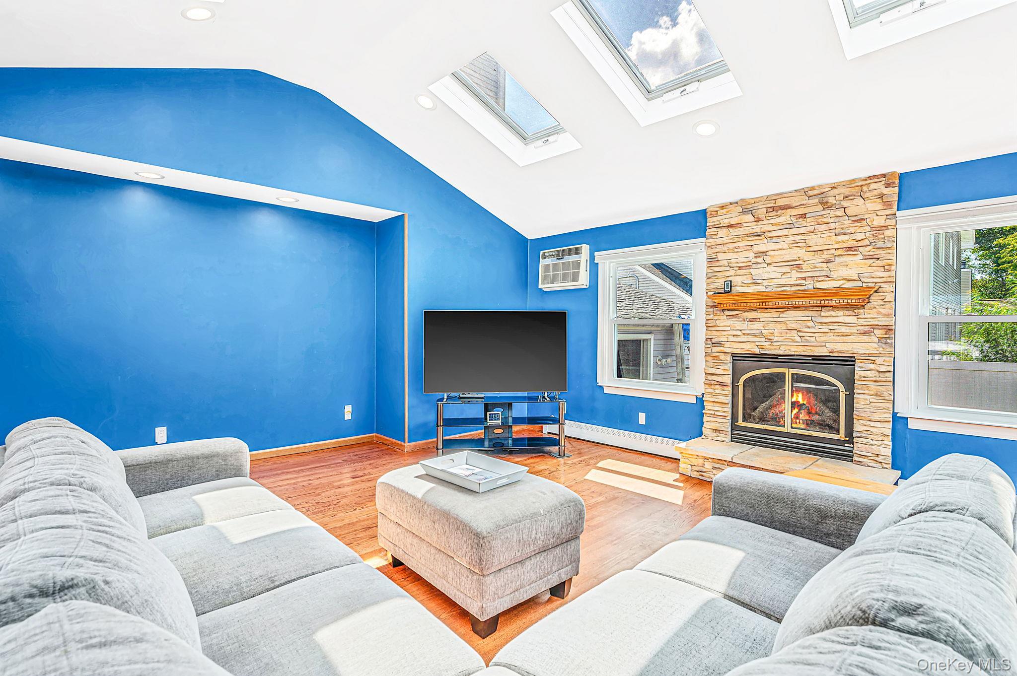 Single Family Pat Drive Suffolk County, NY 11795, MLS-1046027-8