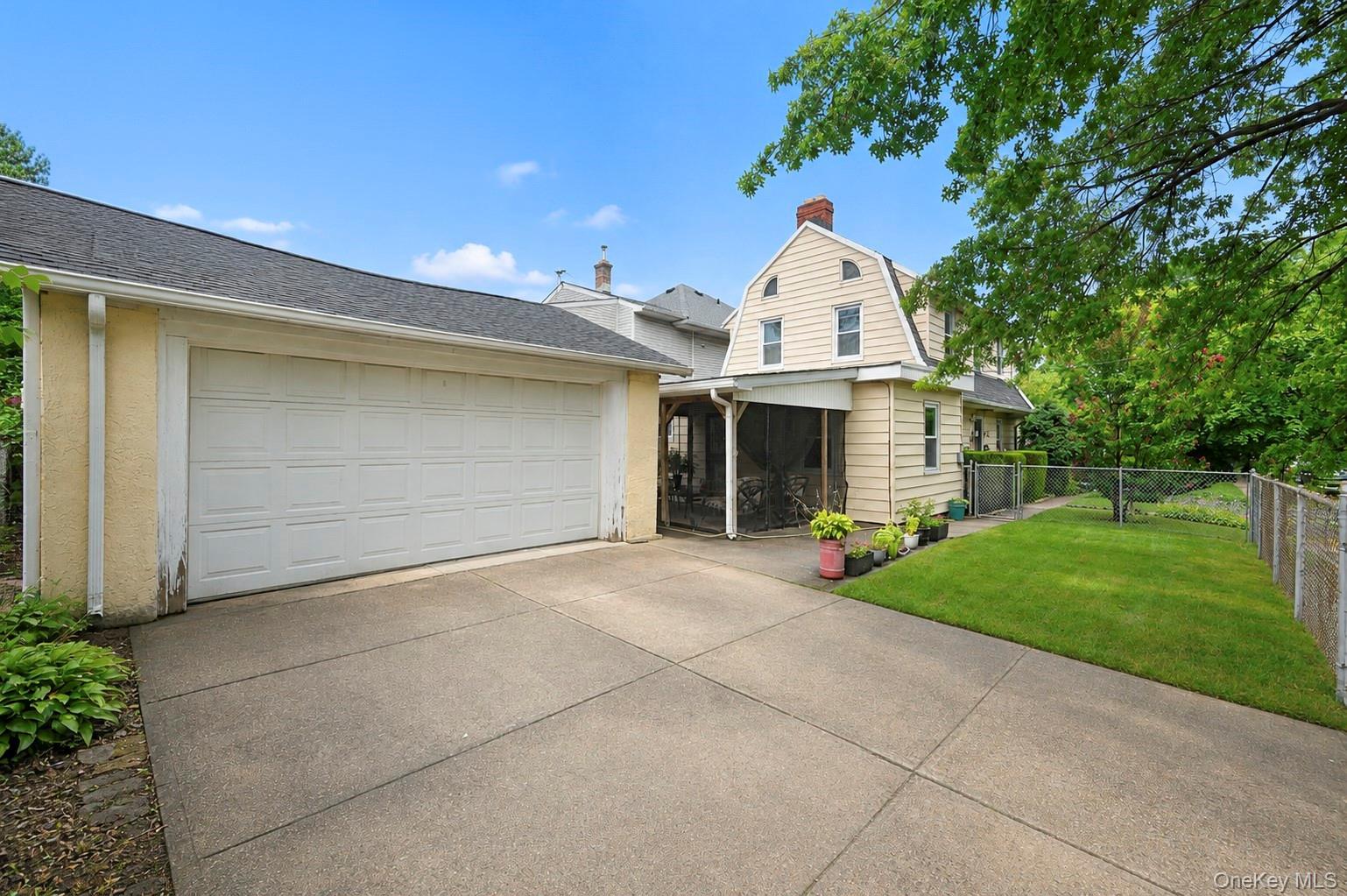 Single Family 83rd Avenue Queens, NY 11432, MLS-1046040-38