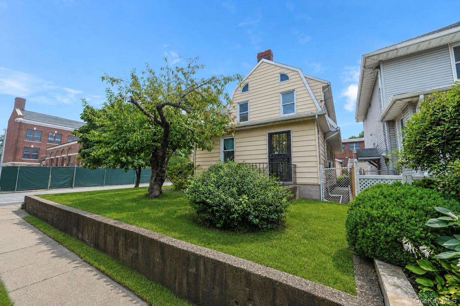 Single Family 83rd Avenue  Queens, NY 11432, MLS-1046040-39