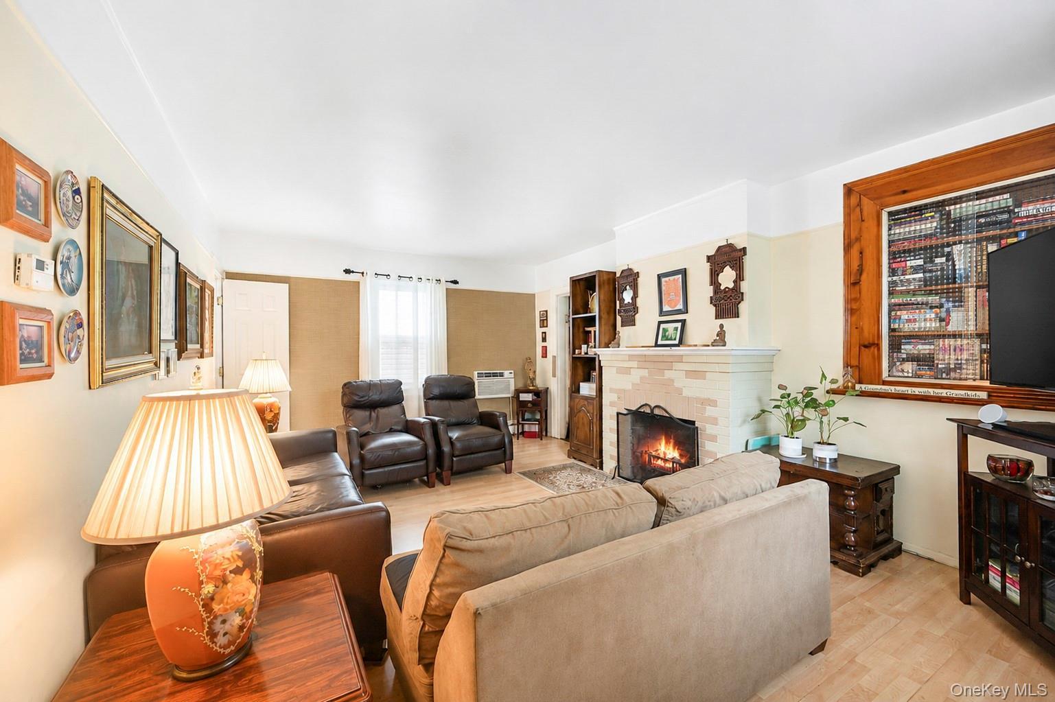 Single Family 83rd Avenue Queens, NY 11432, MLS-1046040-9
