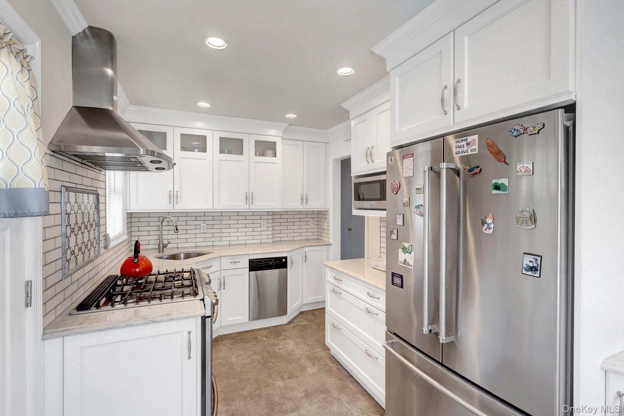 Single Family 81st Avenue  Queens, NY 11040, MLS-1046091-10