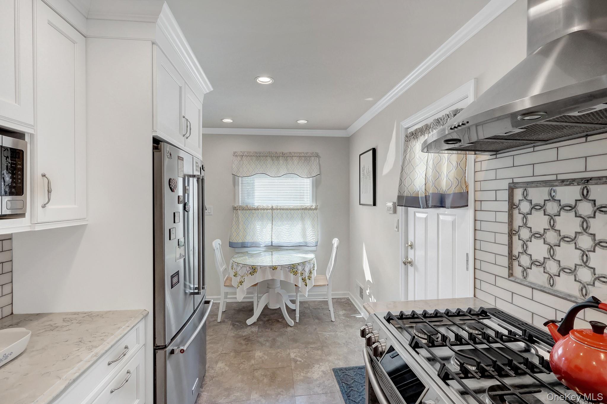 Single Family 81st Avenue  Queens, NY 11040, MLS-1046091-12