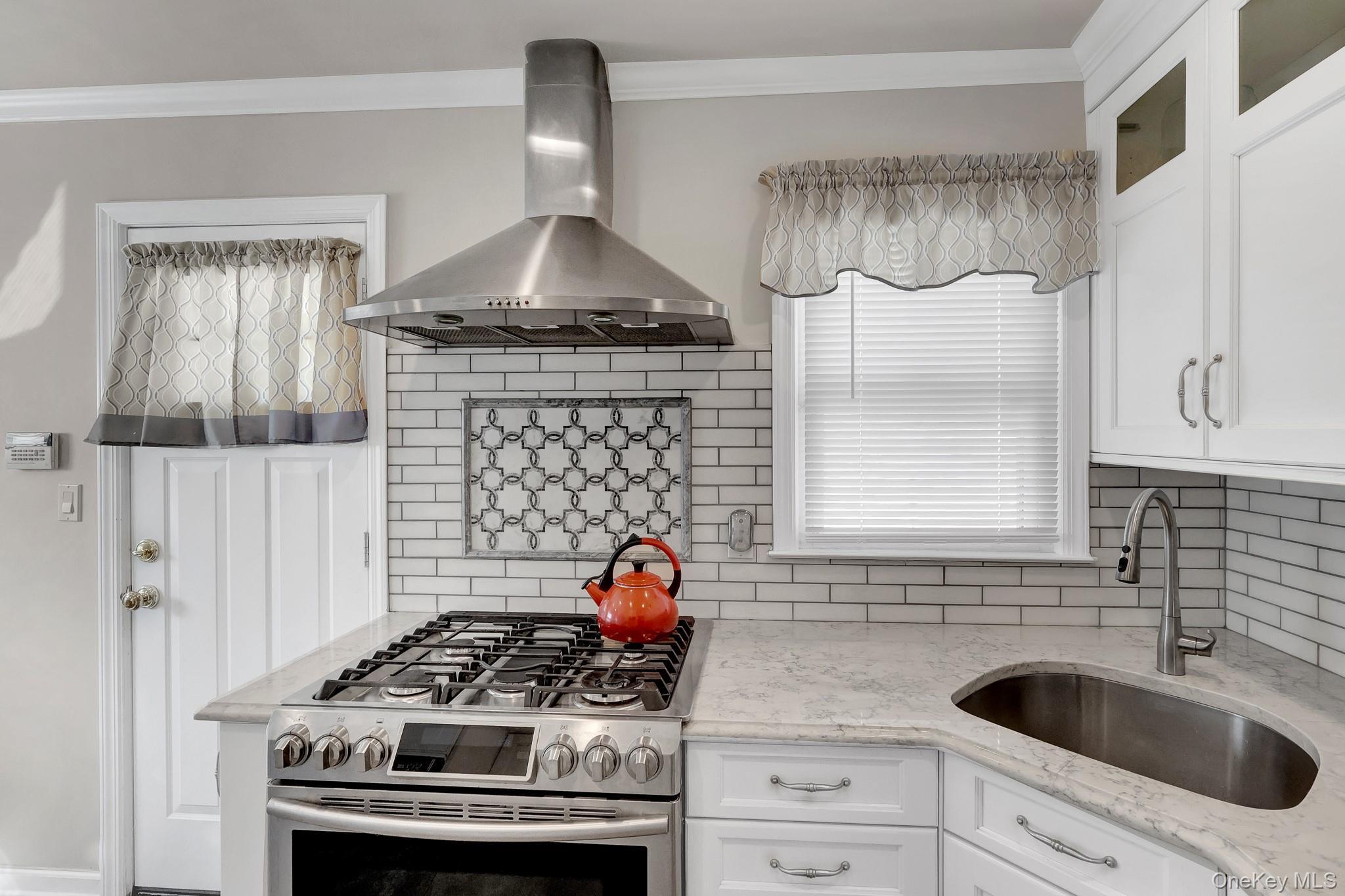 Single Family 81st Avenue  Queens, NY 11040, MLS-1046091-13