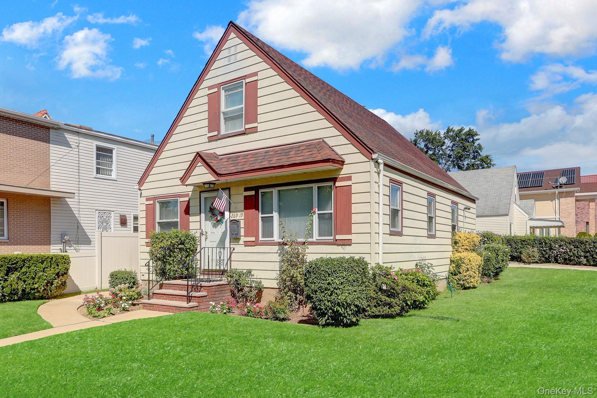 Single Family 81st Avenue  Queens, NY 11040, MLS-1046091-2