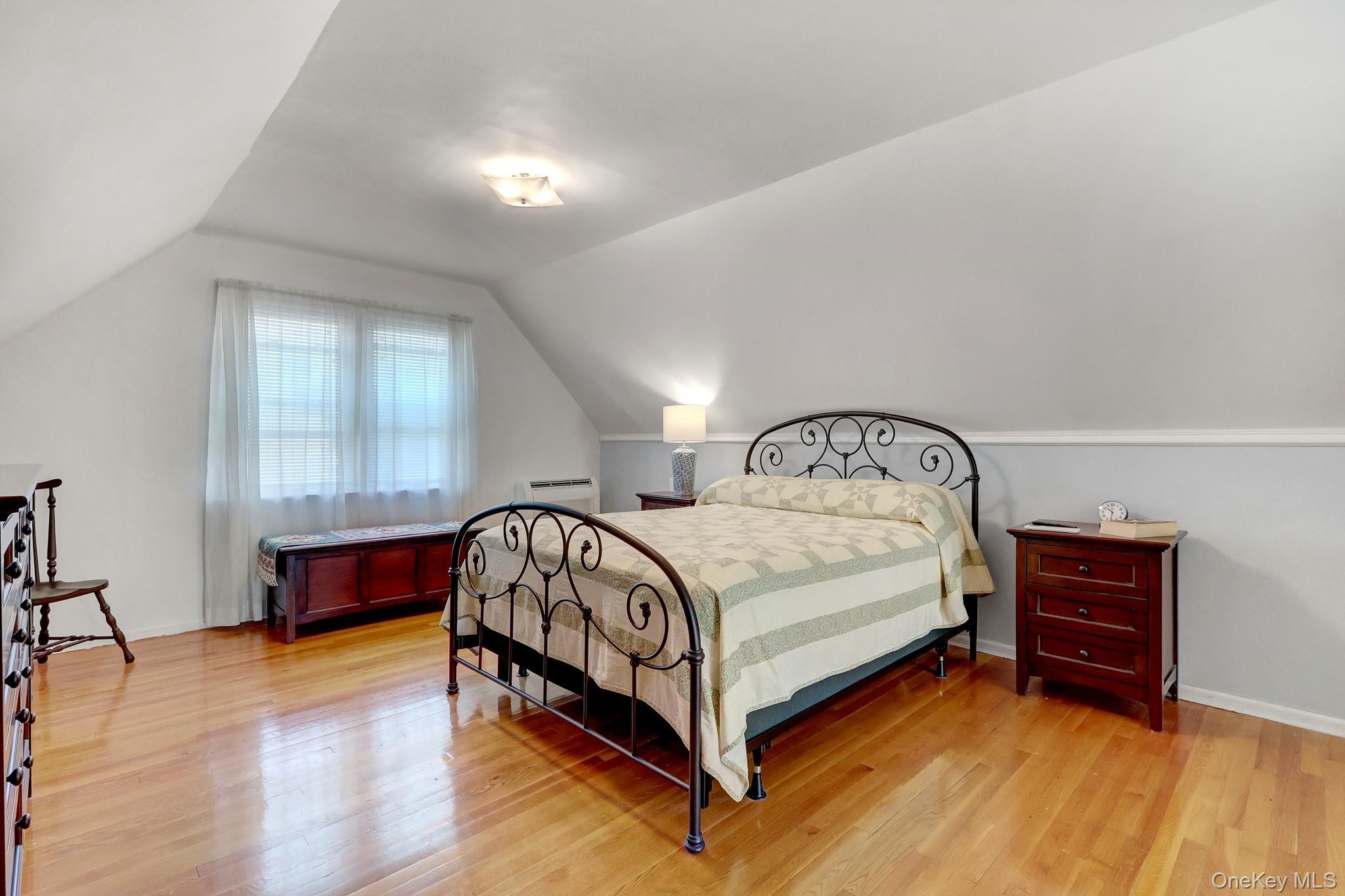 Single Family 81st Avenue  Queens, NY 11040, MLS-1046091-22