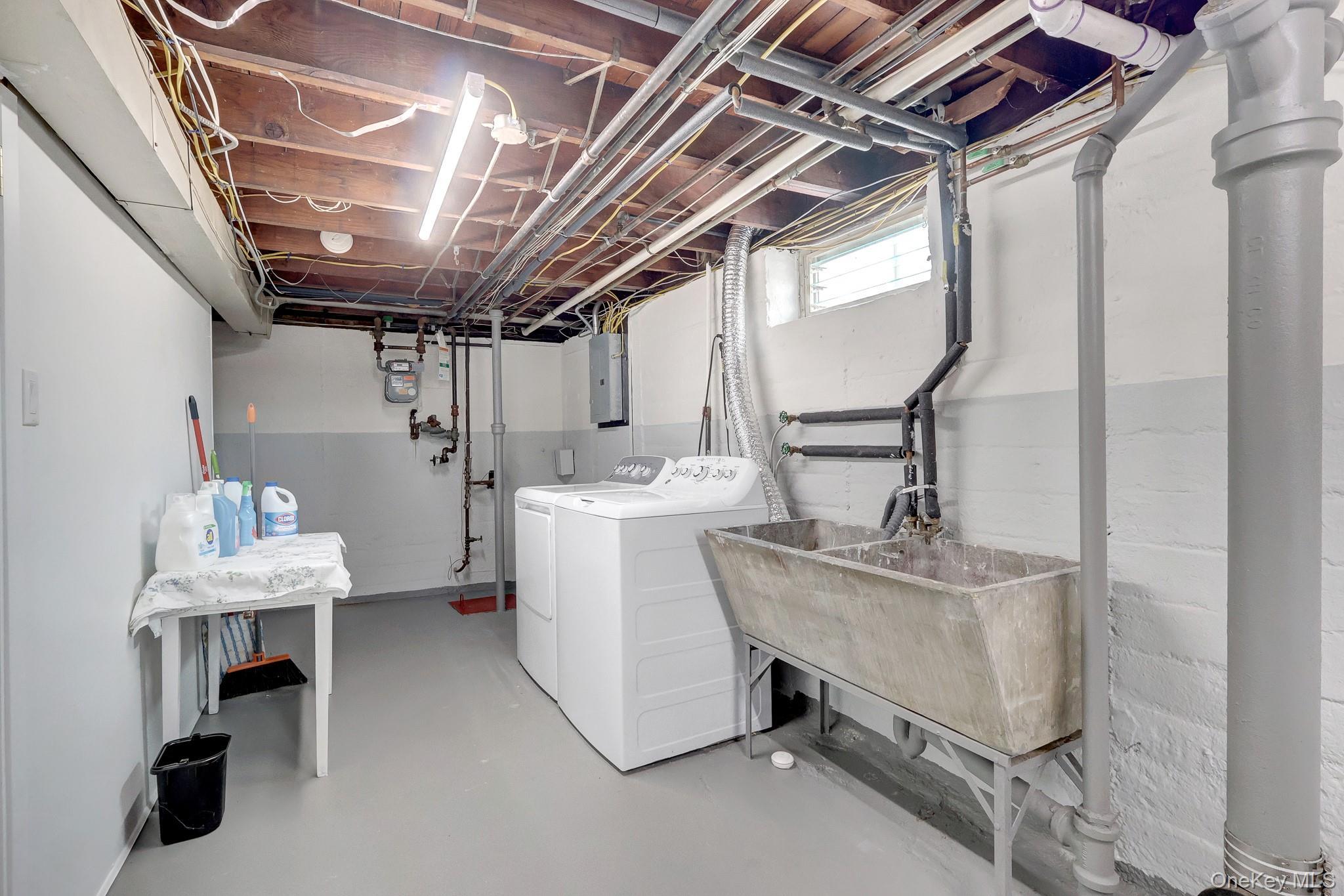 Single Family 81st Avenue  Queens, NY 11040, MLS-1046091-27