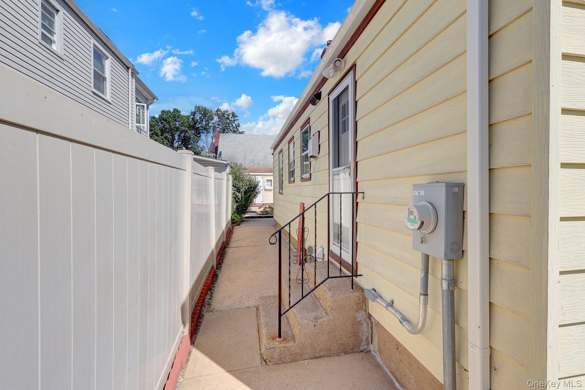 Single Family 81st Avenue  Queens, NY 11040, MLS-1046091-29