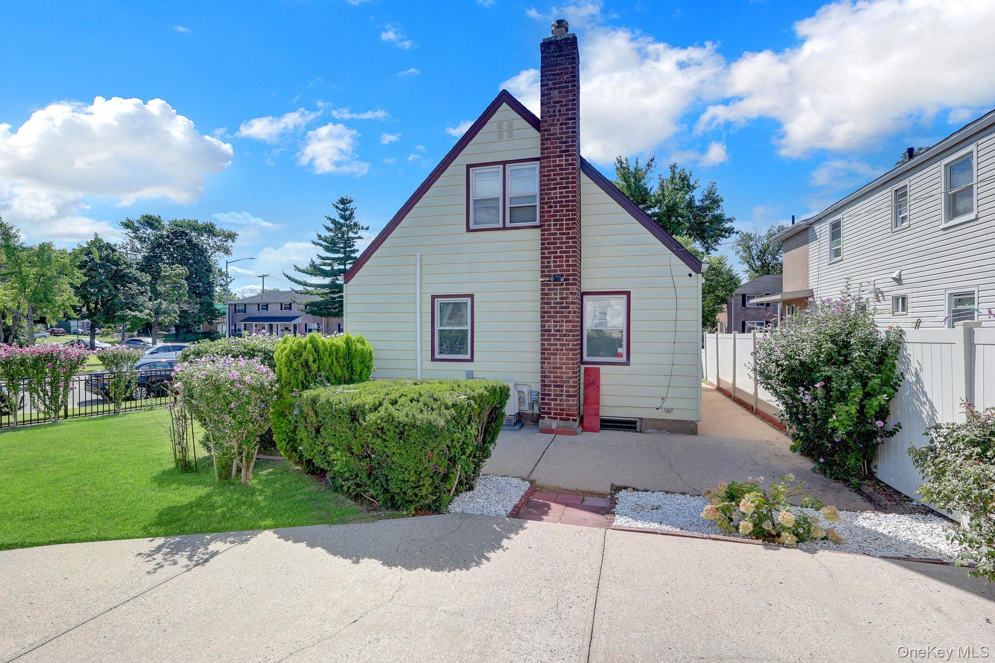 Single Family 81st Avenue  Queens, NY 11040, MLS-1046091-31