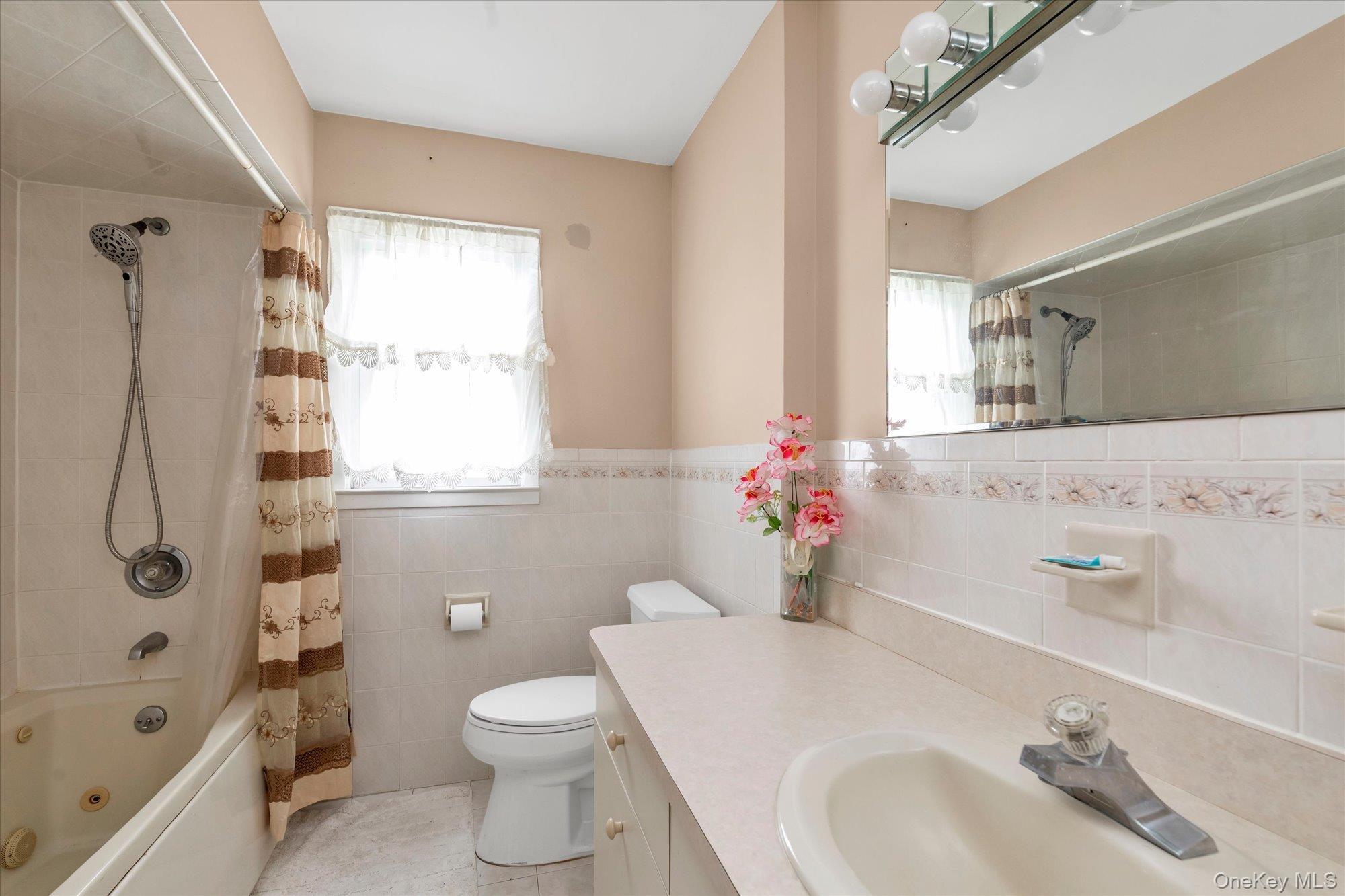 Single Family Edwards Place Nassau County, NY 11580, MLS-1046100-10