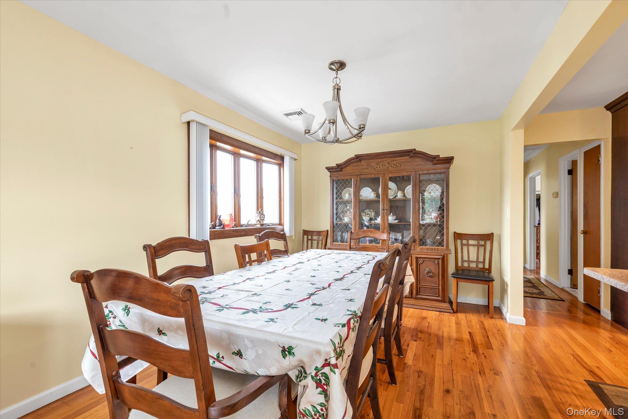 Single Family Edwards Place Nassau County, NY 11580, MLS-1046100-6
