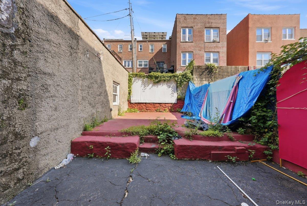 Single Family Carpenter Avenue Bronx, NY 10470, MLS-1046110-10