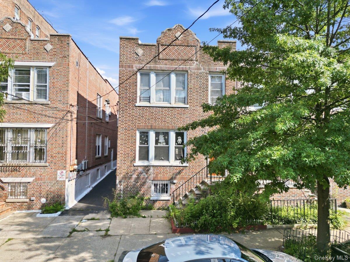 Single Family Carpenter Avenue Bronx, NY 10470, MLS-1046110-2