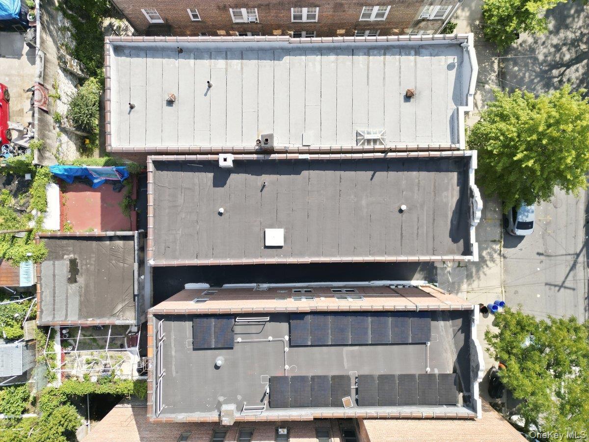 Single Family Carpenter Avenue Bronx, NY 10470, MLS-1046110-3