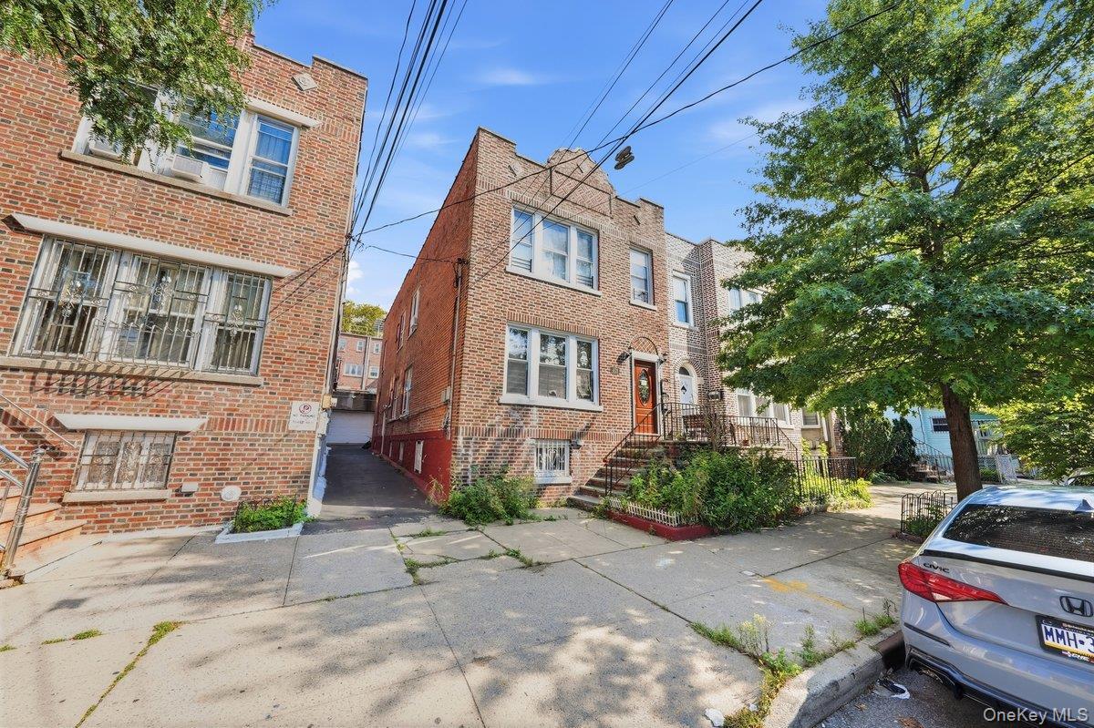 Single Family Carpenter Avenue Bronx, NY 10470, MLS-1046110-7