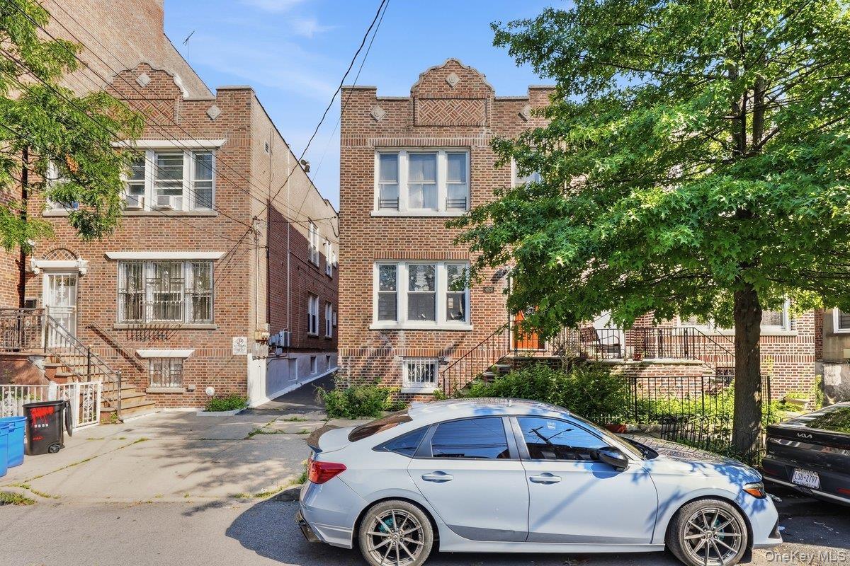 Single Family Carpenter Avenue Bronx, NY 10470, MLS-1046110-8