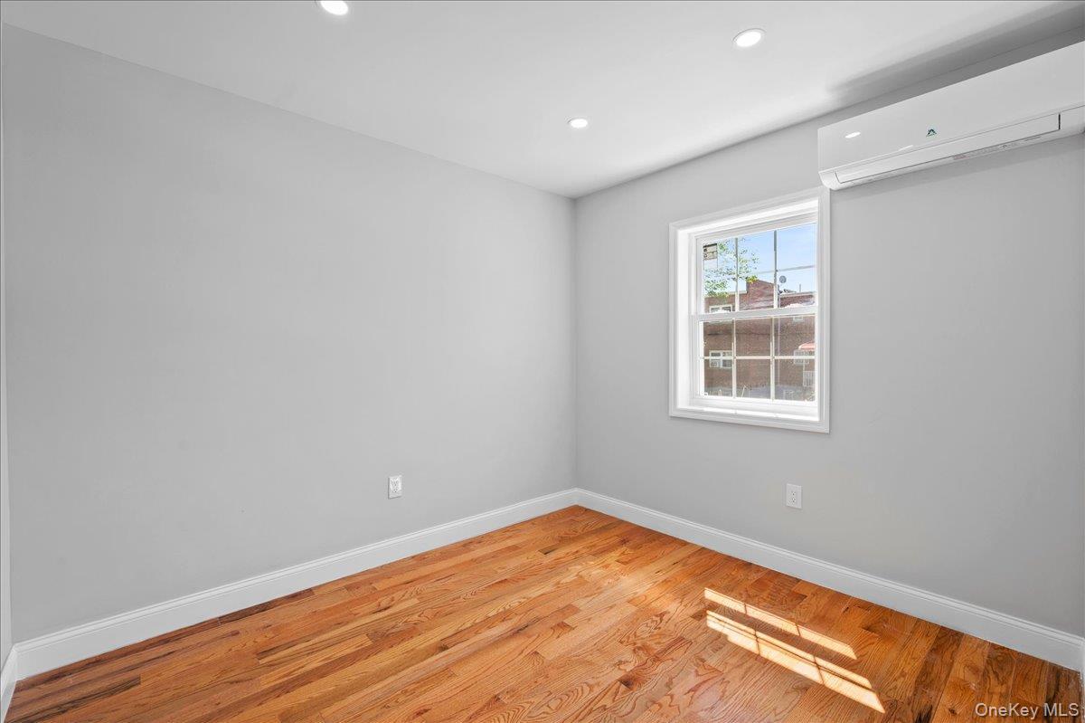 Single Family E 223rd Street  Bronx, NY 10466, MLS-1046142-10