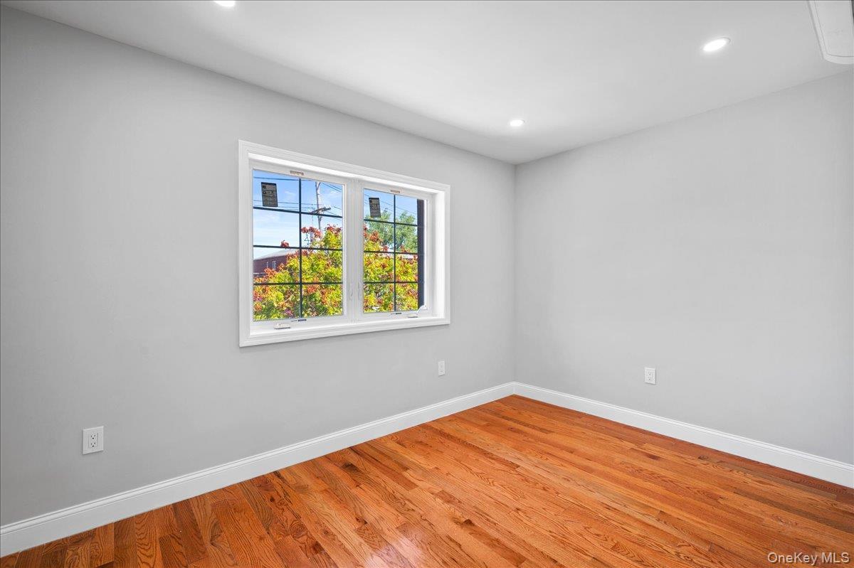 Single Family E 223rd Street  Bronx, NY 10466, MLS-1046142-12