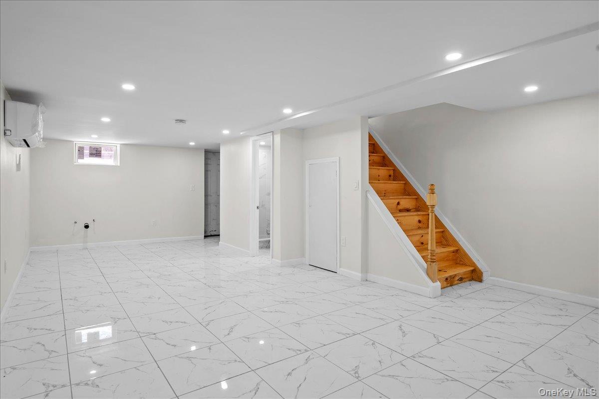 Single Family E 223rd Street  Bronx, NY 10466, MLS-1046142-15