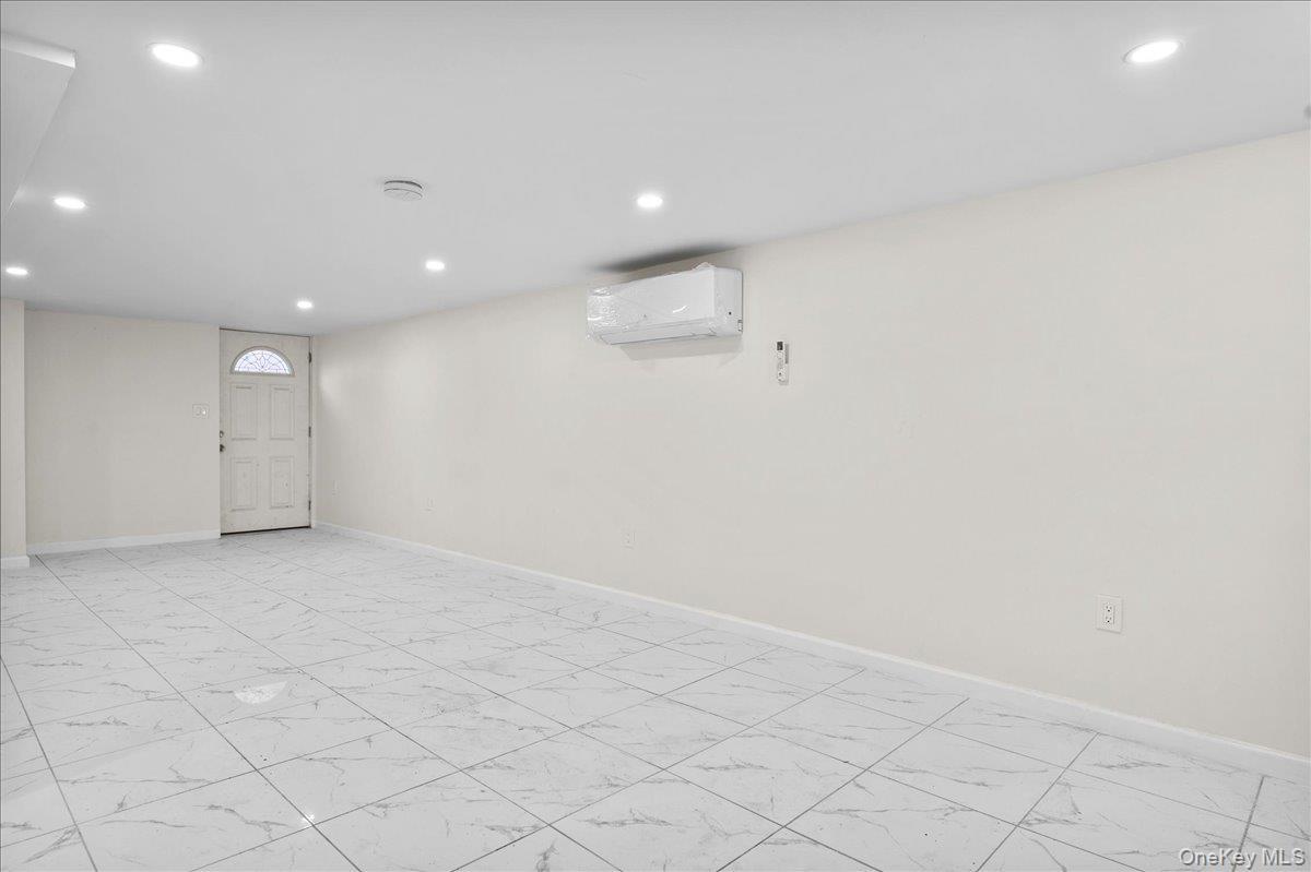 Single Family E 223rd Street  Bronx, NY 10466, MLS-1046142-17