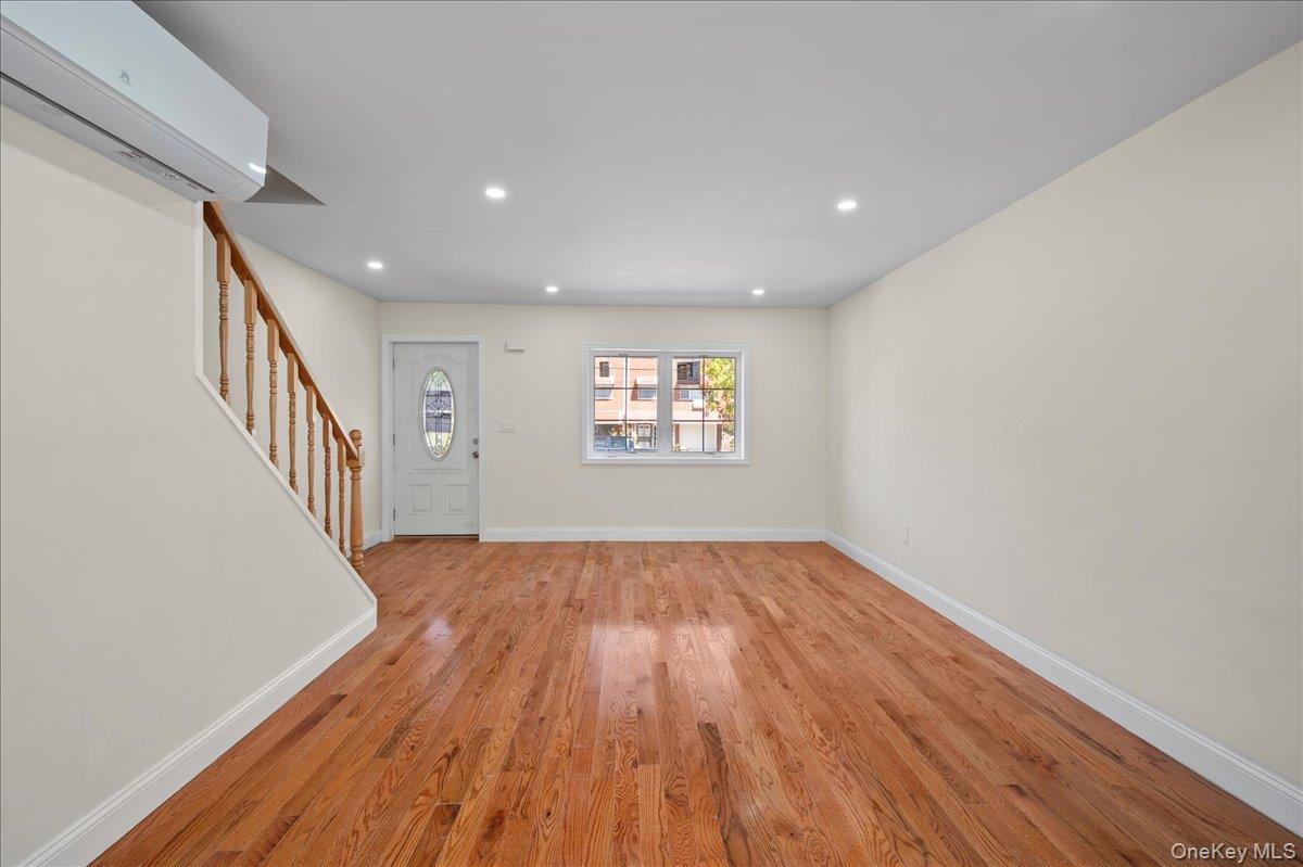 Single Family E 223rd Street  Bronx, NY 10466, MLS-1046142-2