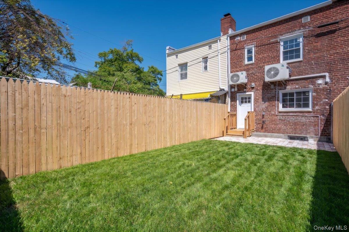 Single Family E 223rd Street  Bronx, NY 10466, MLS-1046142-20