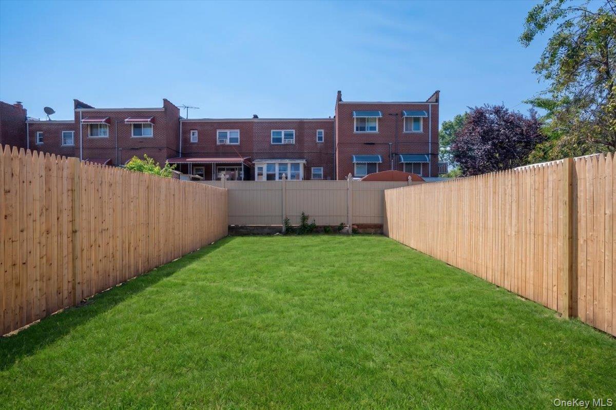 Single Family E 223rd Street  Bronx, NY 10466, MLS-1046142-21