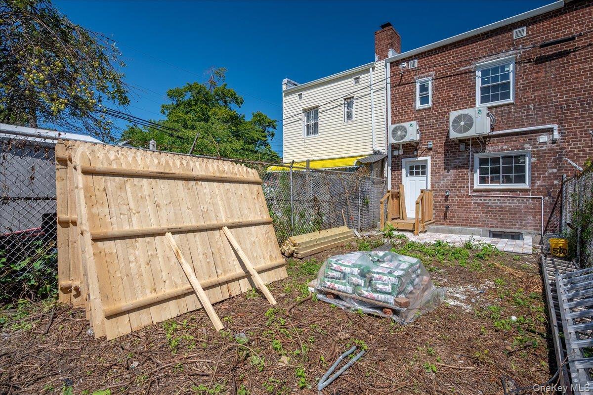 Single Family E 223rd Street  Bronx, NY 10466, MLS-1046142-22
