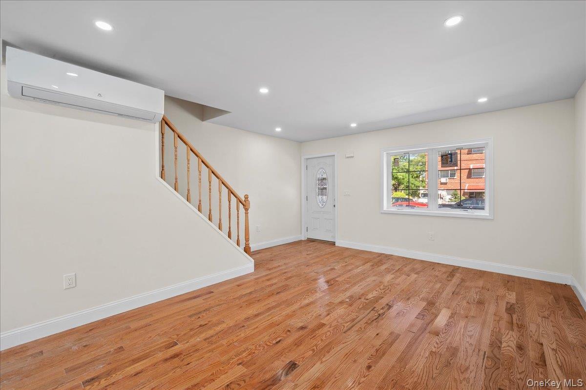 Single Family E 223rd Street  Bronx, NY 10466, MLS-1046142-3