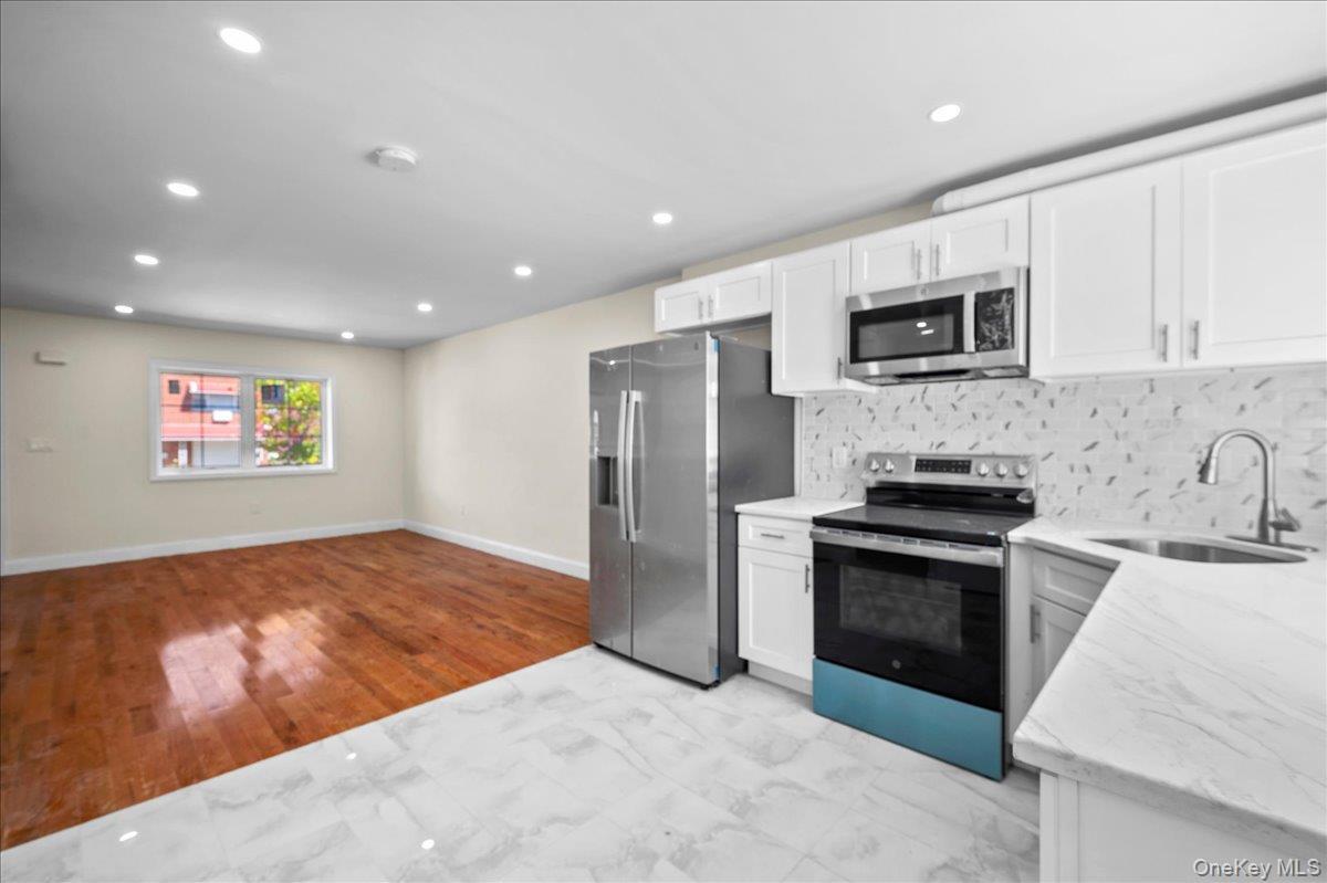 Single Family E 223rd Street  Bronx, NY 10466, MLS-1046142-6