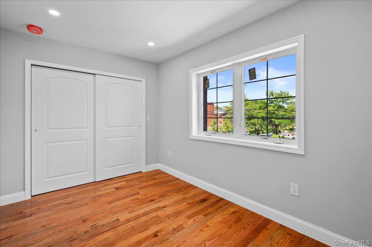 Single Family E 223rd Street  Bronx, NY 10466, MLS-1046142-9