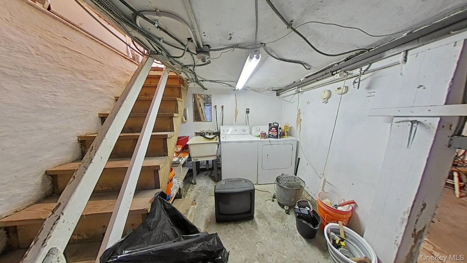 Single Family Fort Independence Street  Bronx, NY 10463, MLS-1046191-22