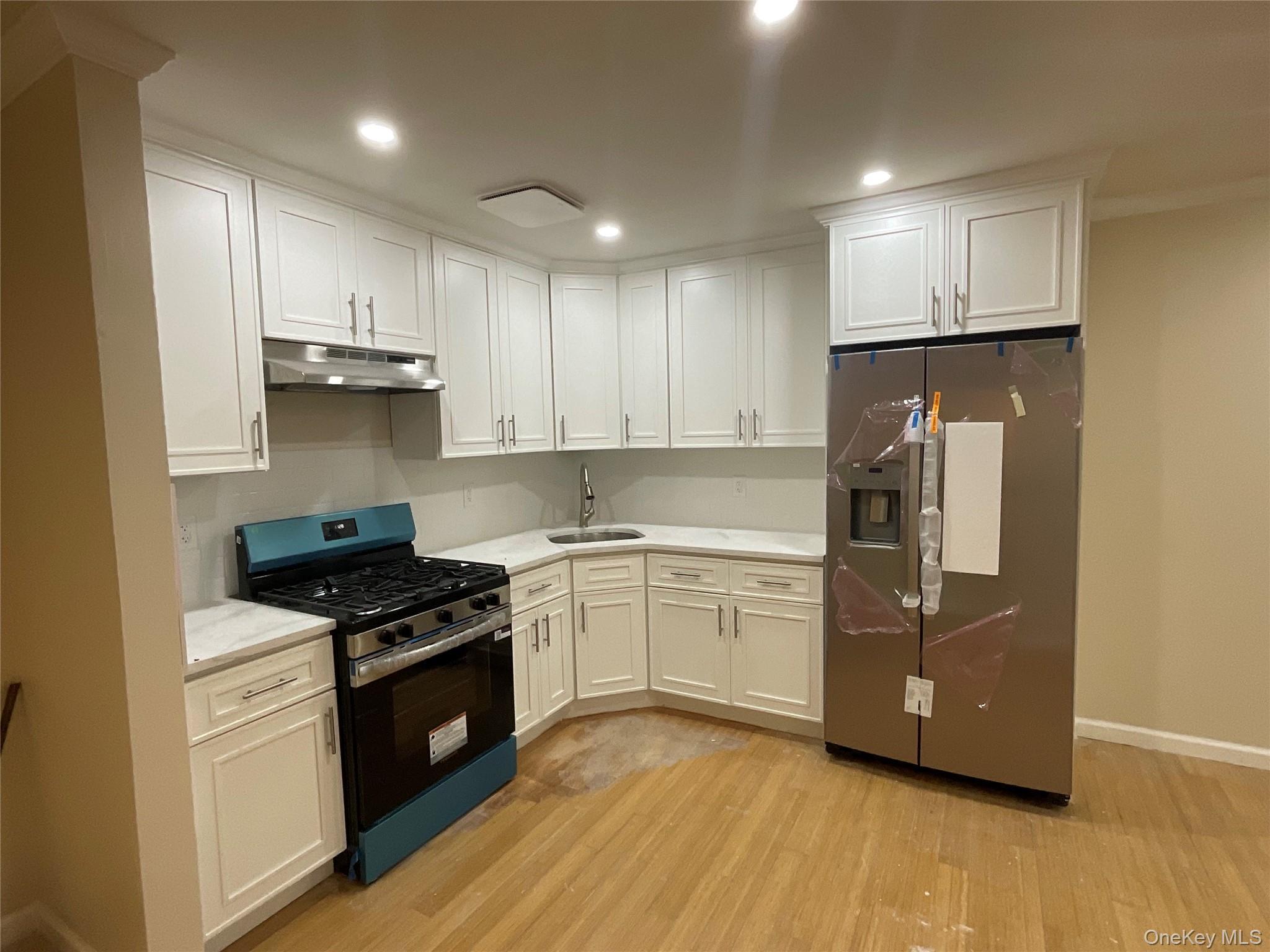 Single Family Guy R Brewer Blvd Queens, NY 11433, MLS-1046209-12