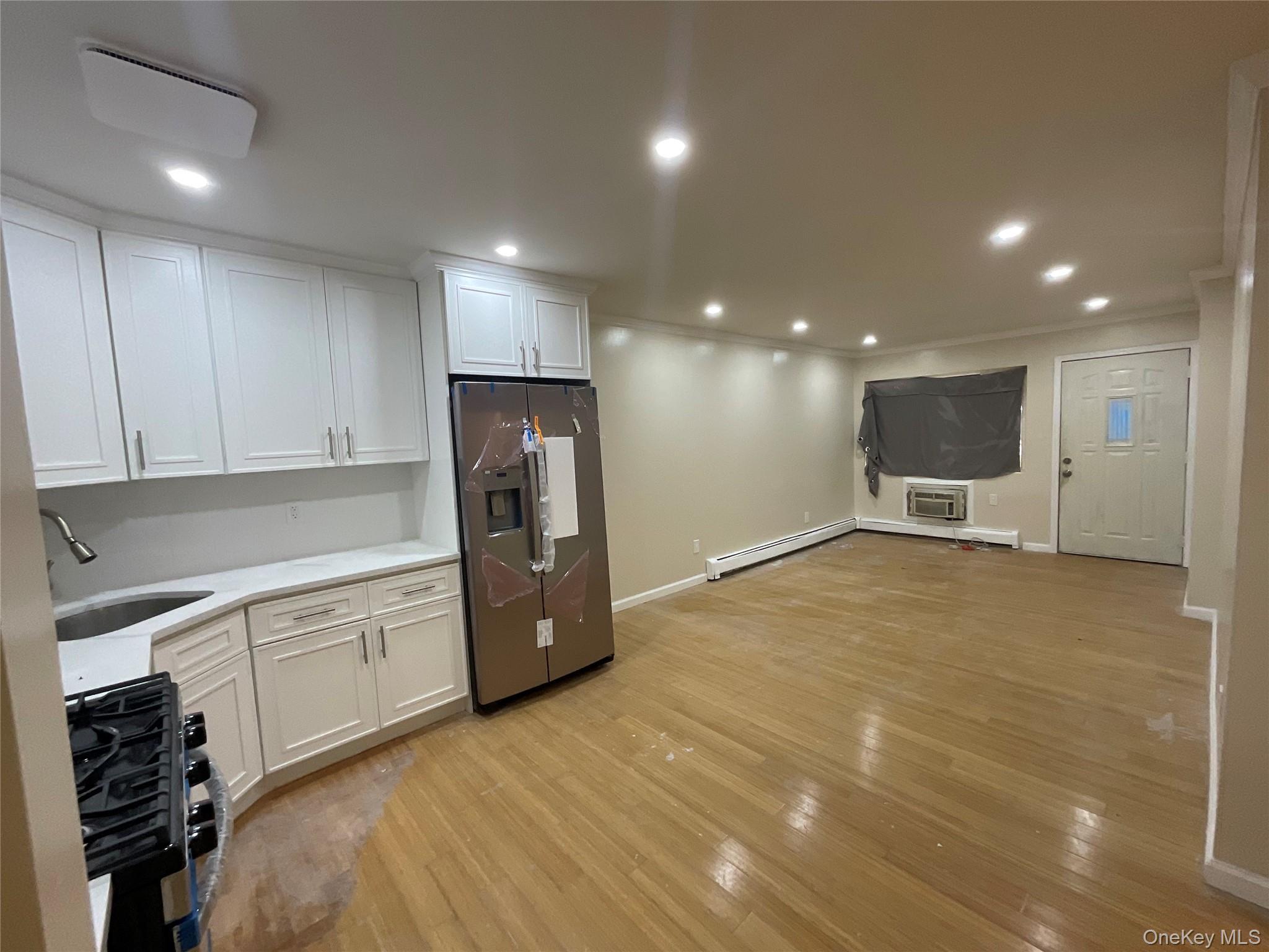 Single Family Guy R Brewer Blvd Queens, NY 11433, MLS-1046209-15
