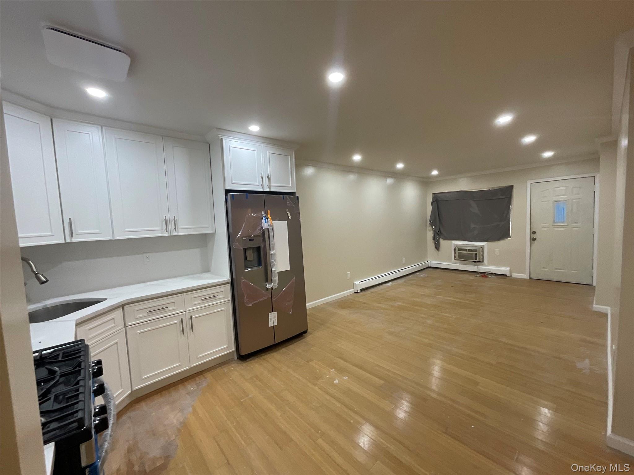 Single Family Guy R Brewer Blvd Queens, NY 11433, MLS-1046209-16