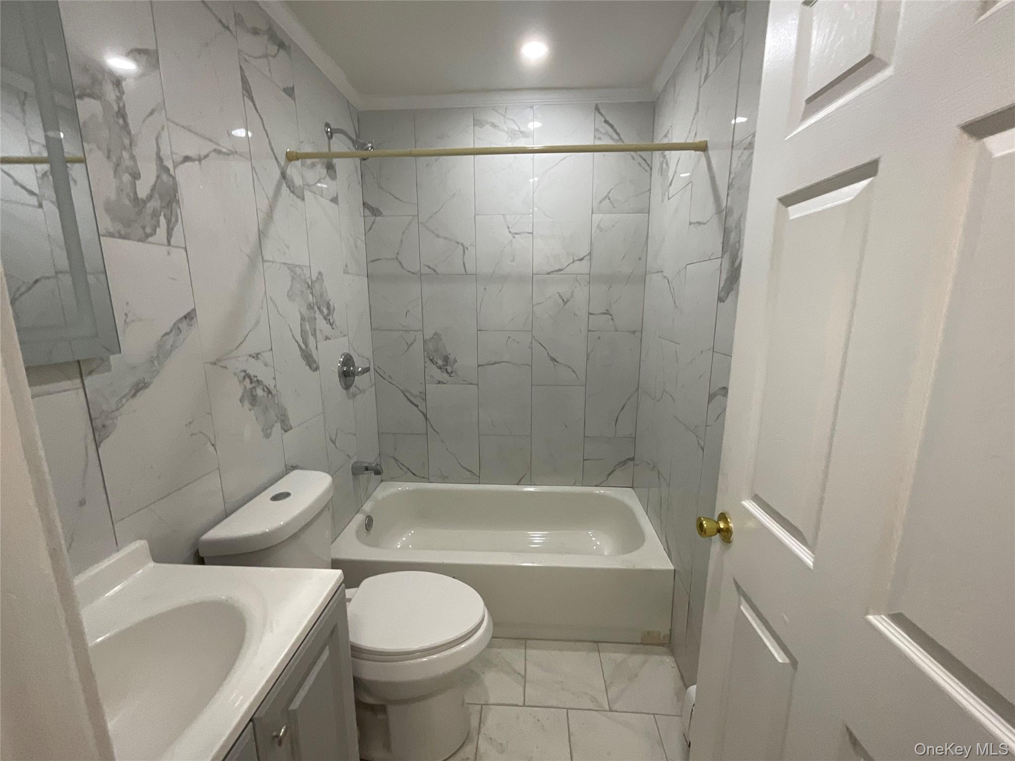 Single Family Guy R Brewer Blvd Queens, NY 11433, MLS-1046209-22
