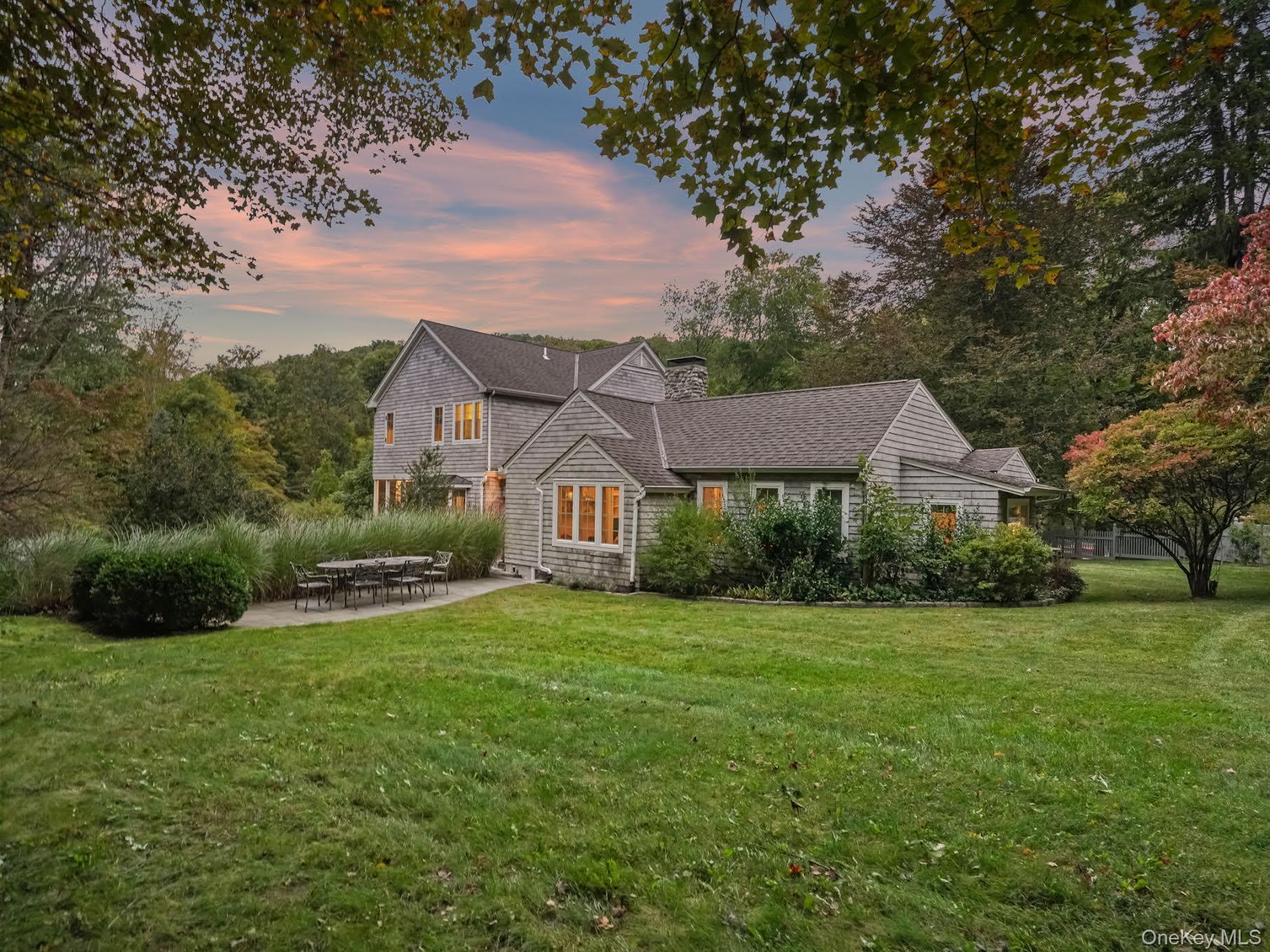 Single Family Hickory Lane  Westchester County, NY 10506, MLS-1046215-24