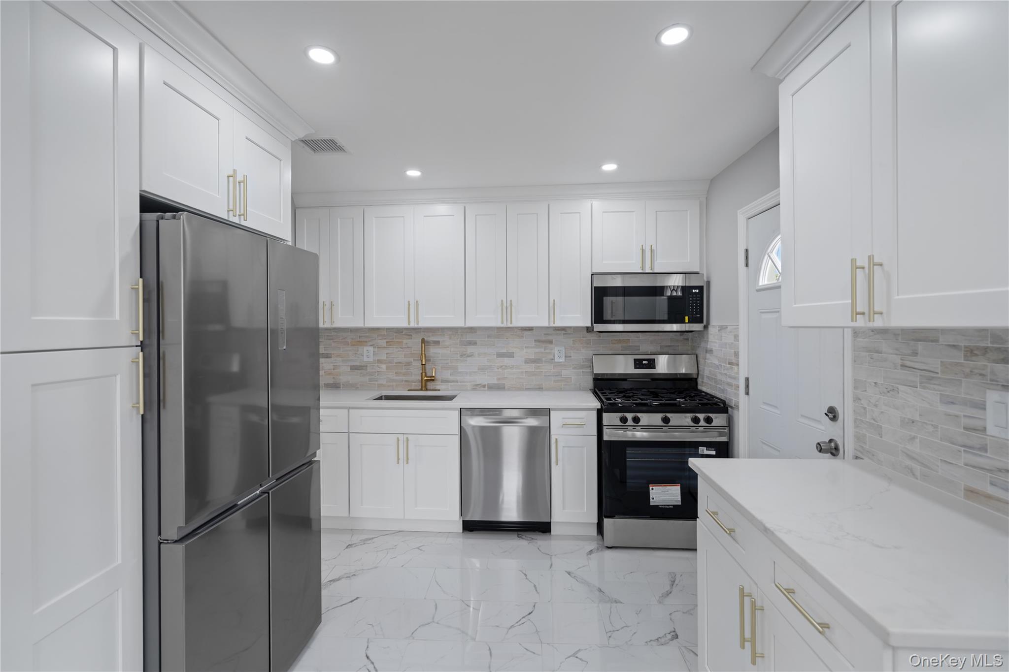 Single Family Cliff Avenue Nassau County, NY 11550, MLS-1046223-10