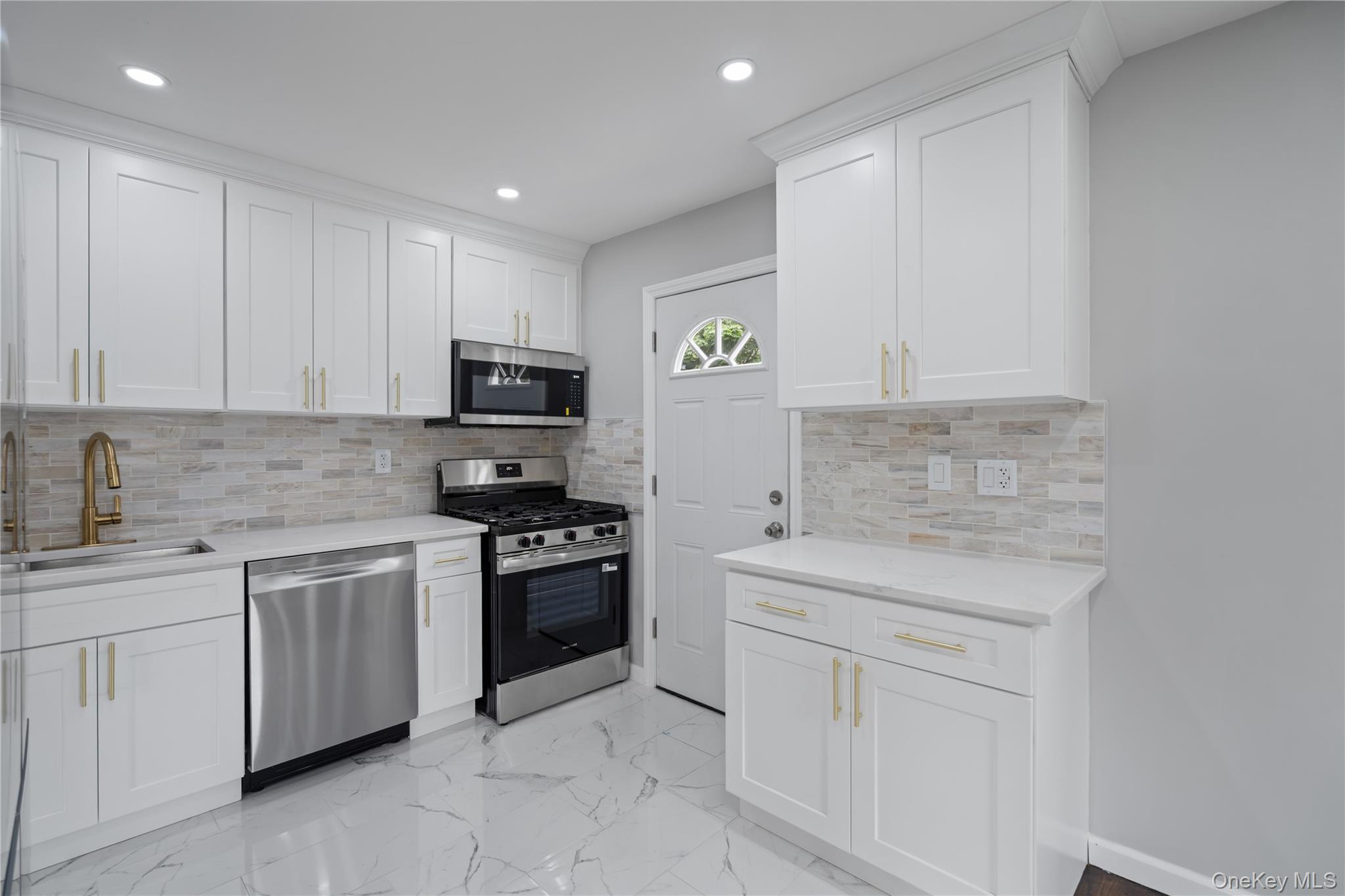 Single Family Cliff Avenue Nassau County, NY 11550, MLS-1046223-11