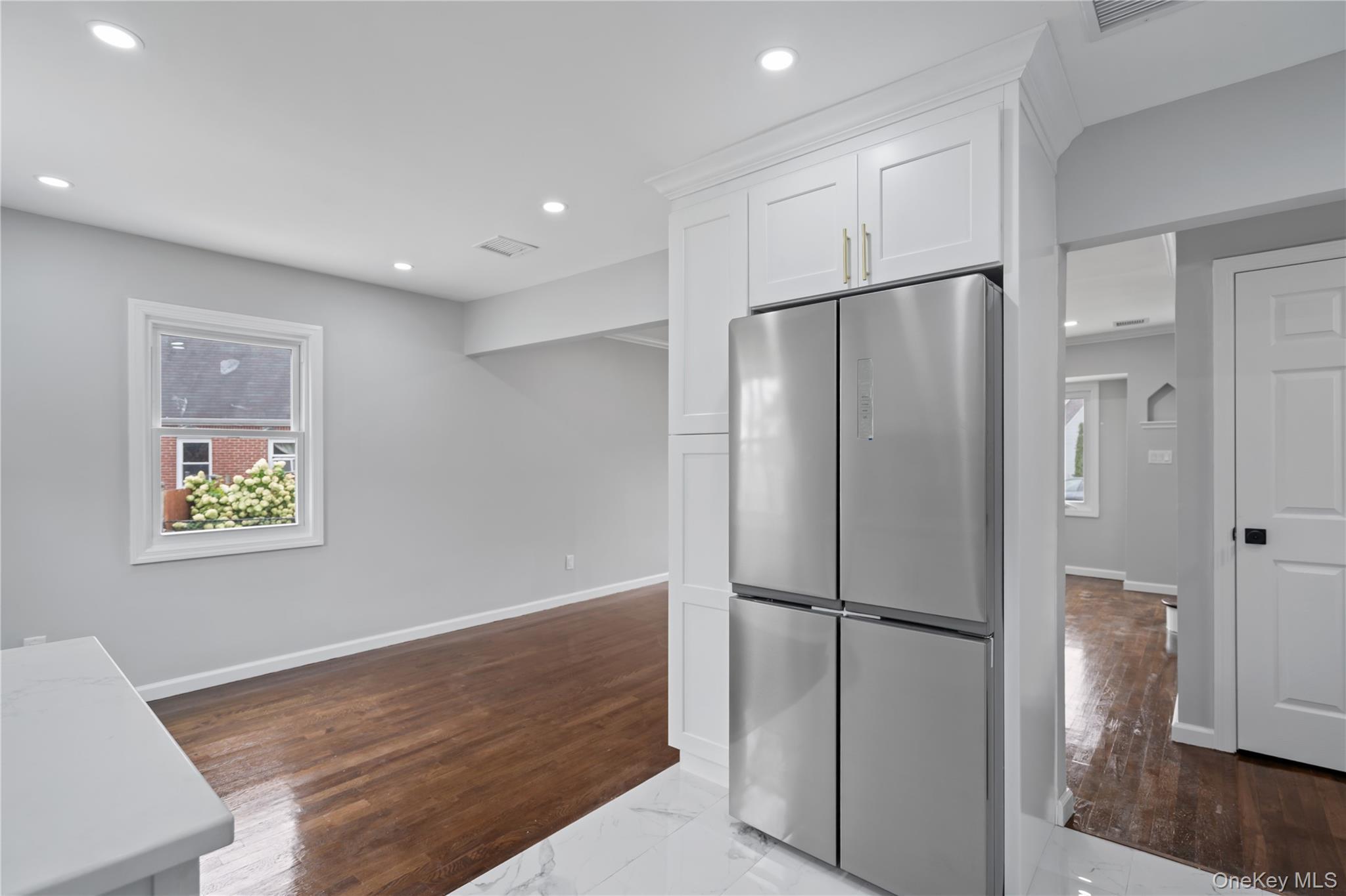 Single Family Cliff Avenue Nassau County, NY 11550, MLS-1046223-14