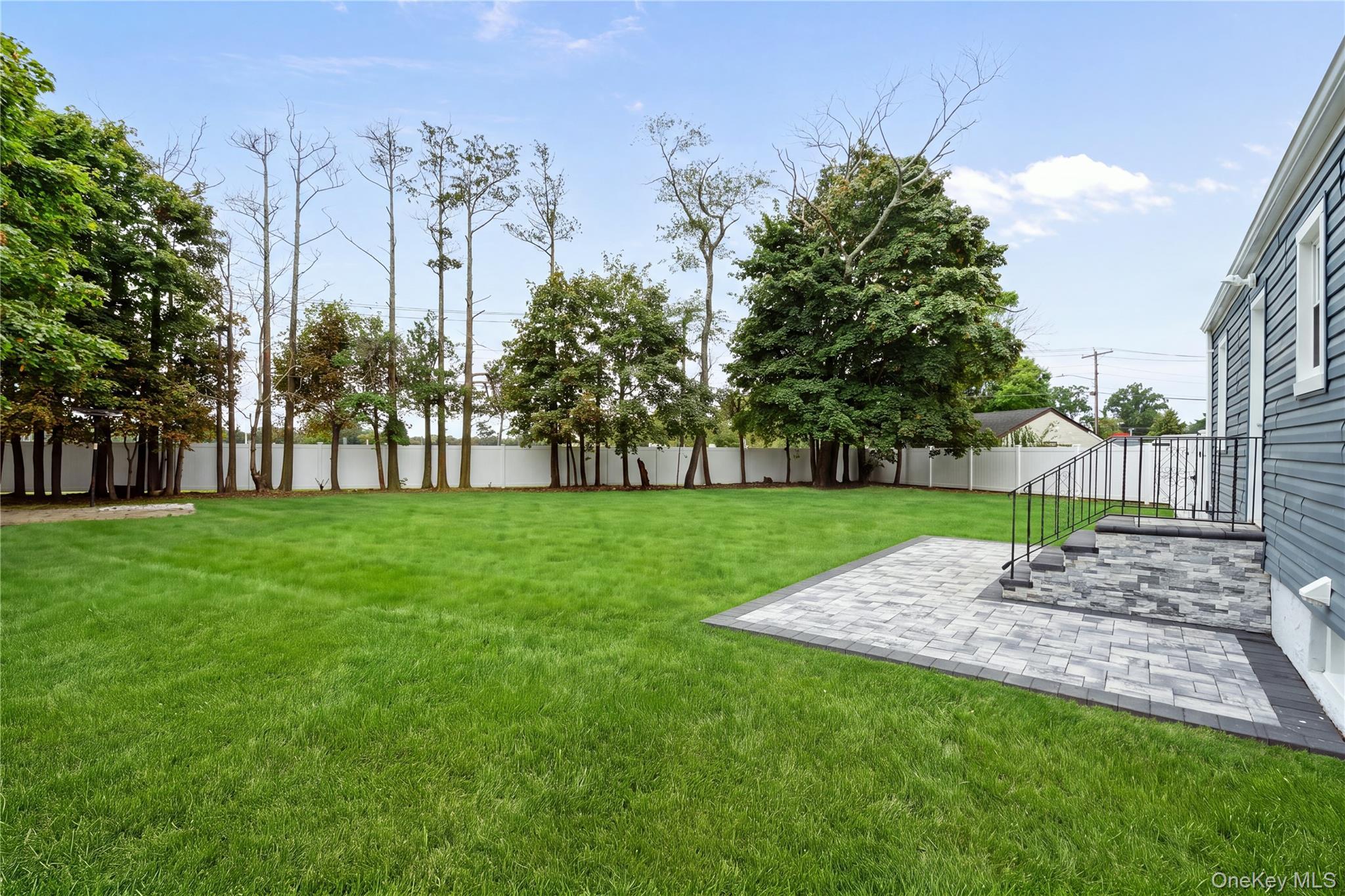 Single Family Cliff Avenue Nassau County, NY 11550, MLS-1046223-32