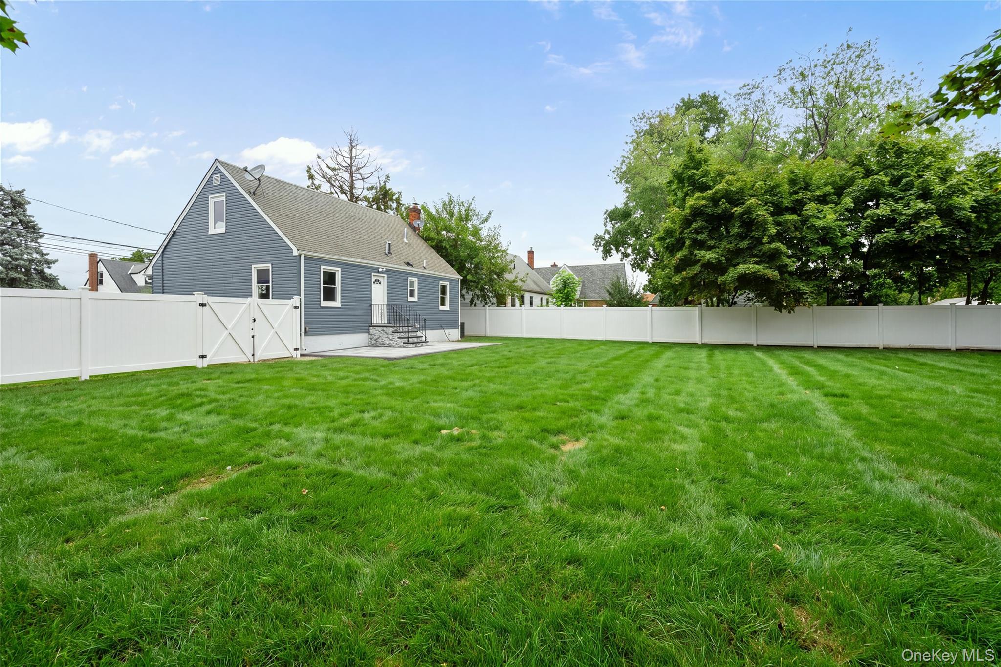 Single Family Cliff Avenue  Nassau County, NY 11550, MLS-1046223-35