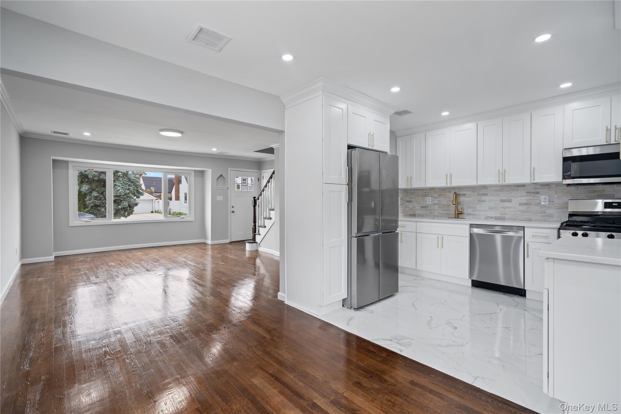 Single Family Cliff Avenue Nassau County, NY 11550, MLS-1046223-8
