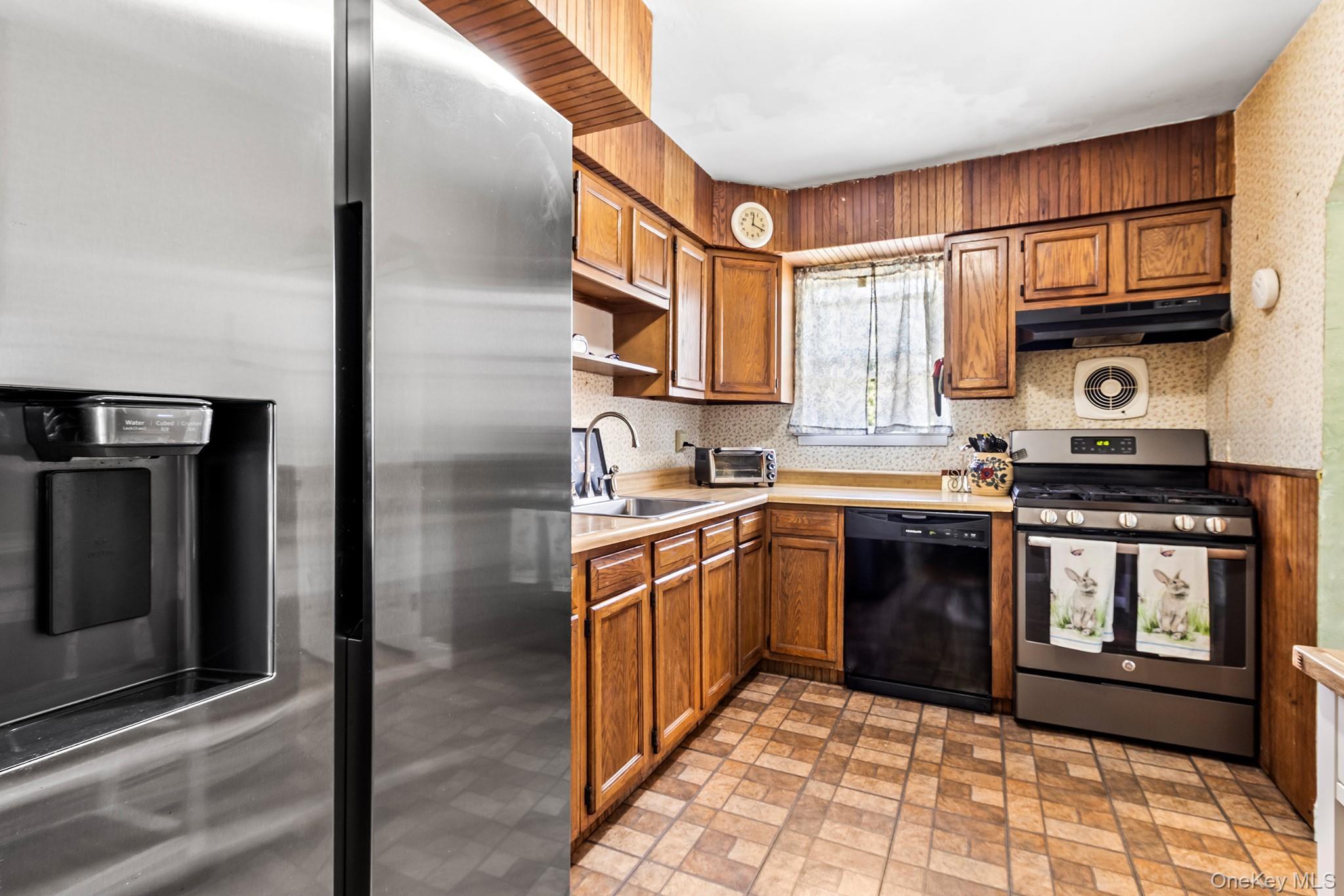 Single Family Pine Acres Boulevard Suffolk County, NY 11706, MLS-1046243-10