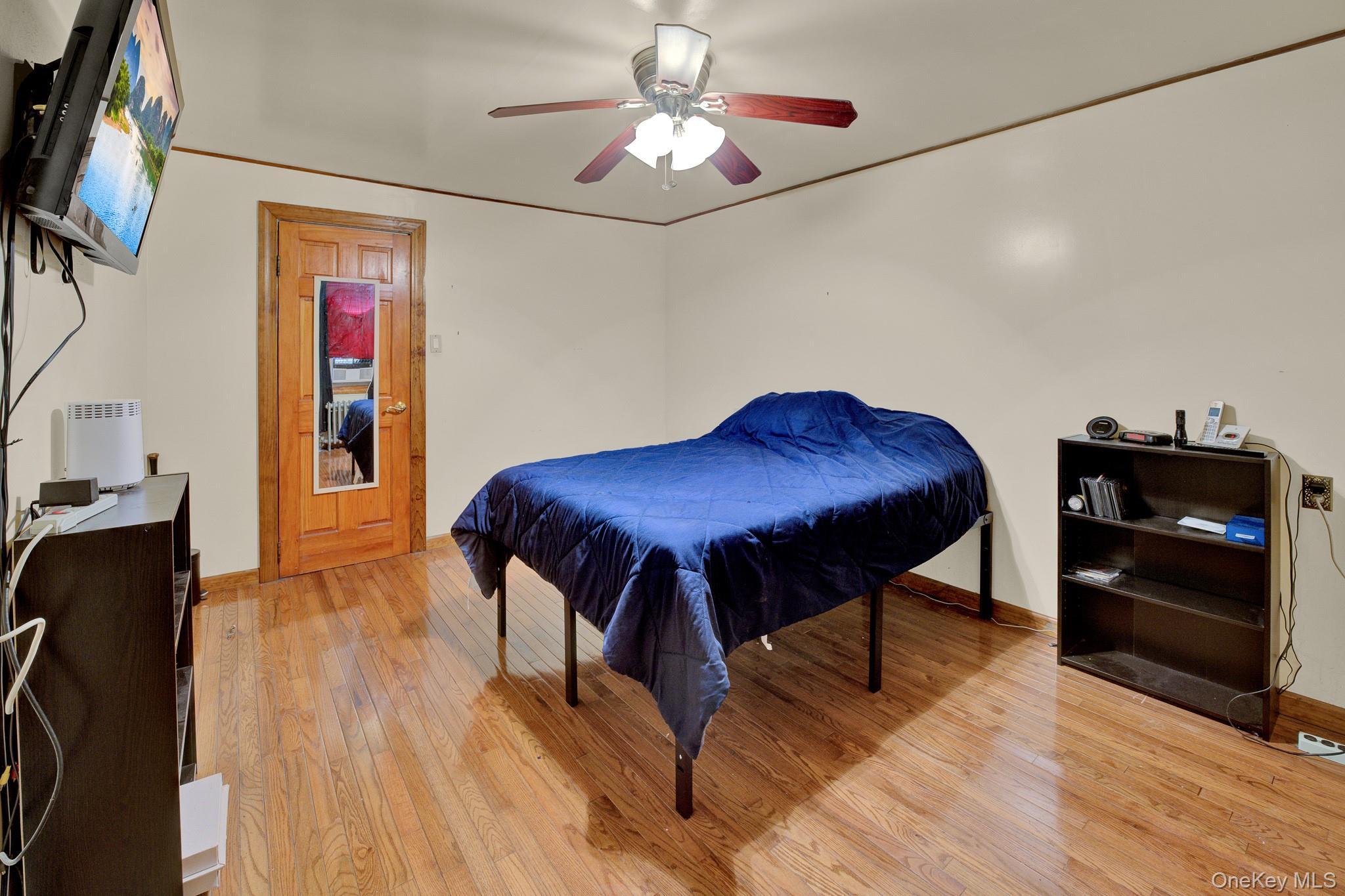 Single Family 193rd Street Queens, NY 11413, MLS-1046275-16