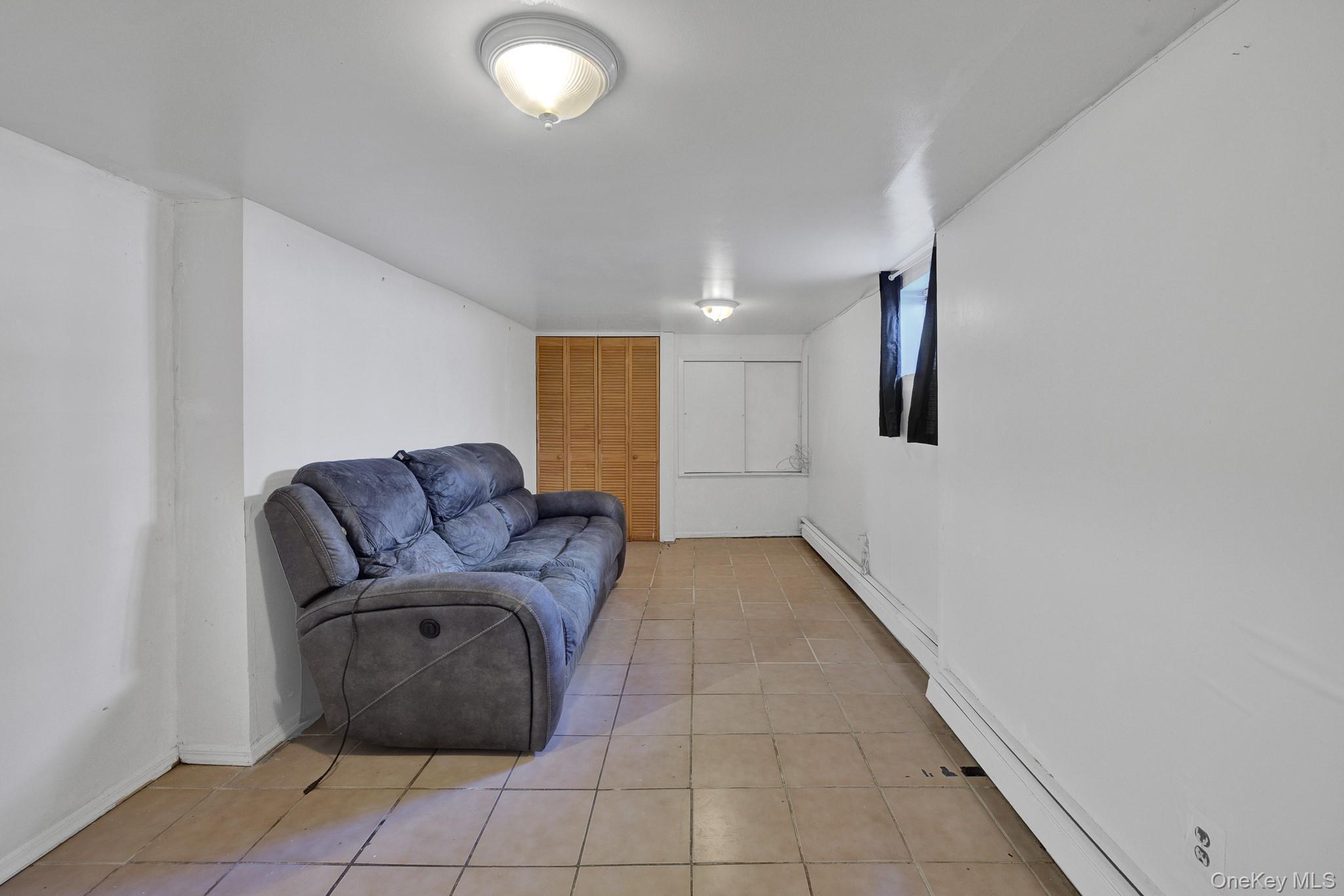 Single Family 193rd Street Queens, NY 11413, MLS-1046275-19