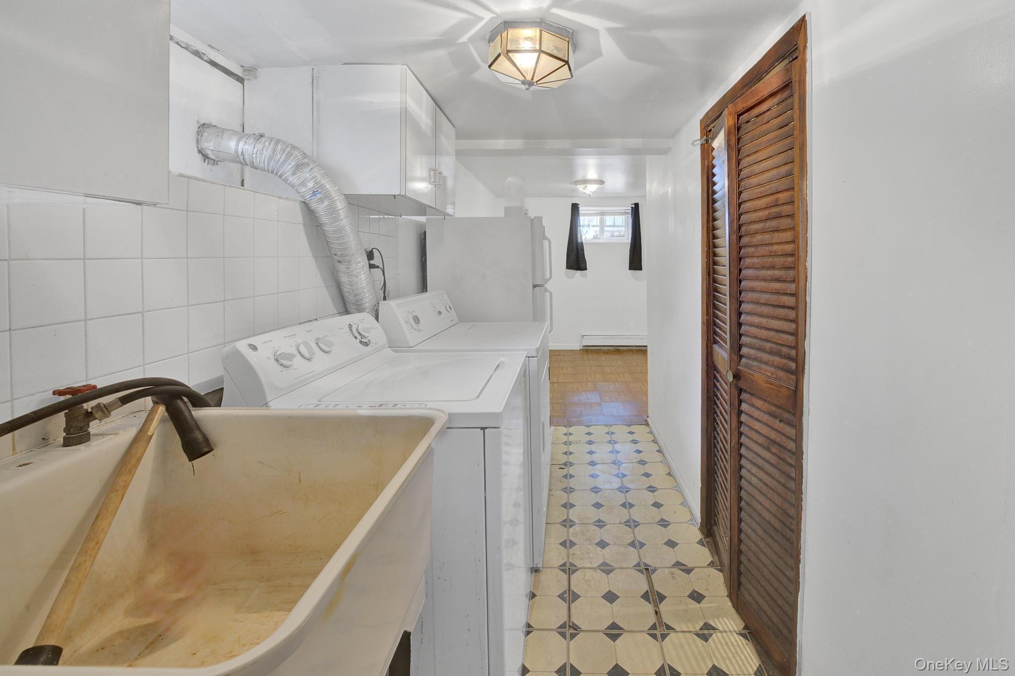 Single Family 193rd Street Queens, NY 11413, MLS-1046275-22