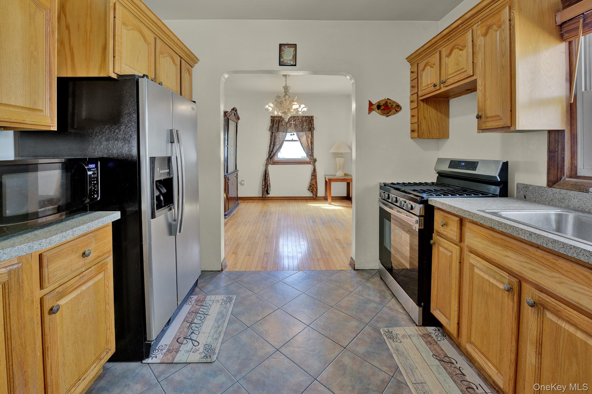 Single Family 193rd Street Queens, NY 11413, MLS-1046275-9