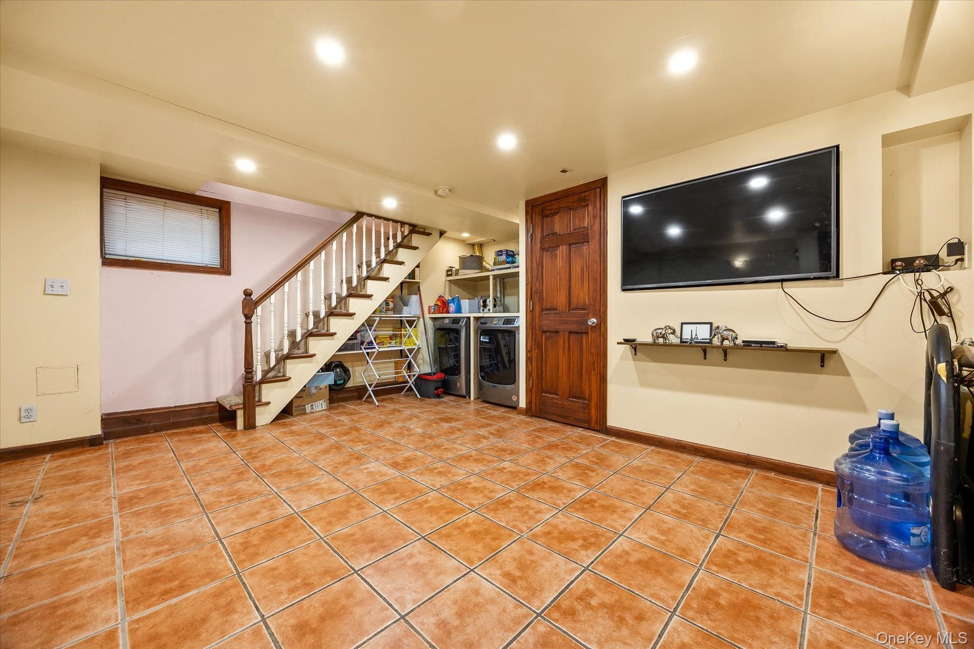 Single Family 52nd Road  Queens, NY 11378, MLS-1046289-28