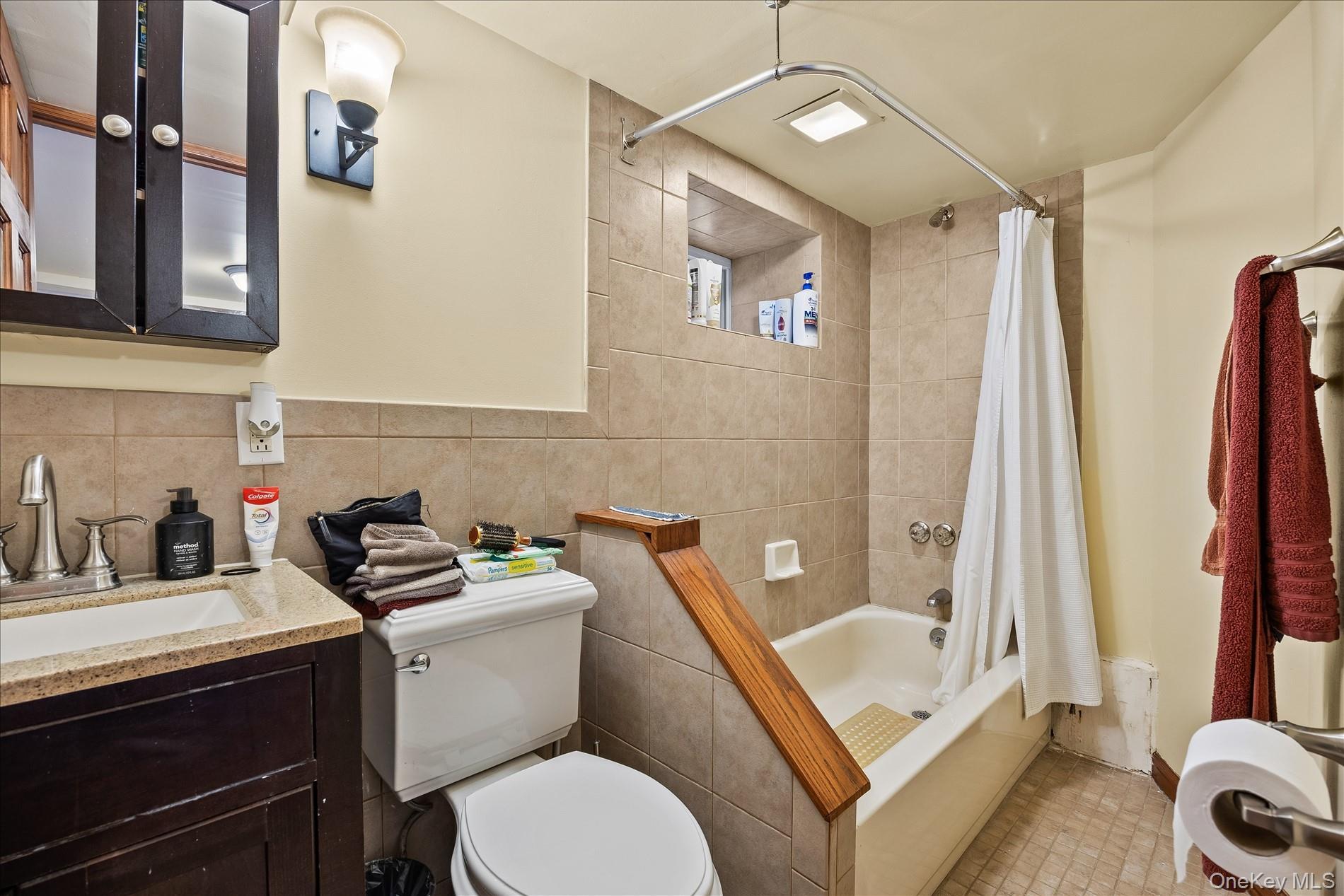 Single Family 52nd Road  Queens, NY 11378, MLS-1046289-32
