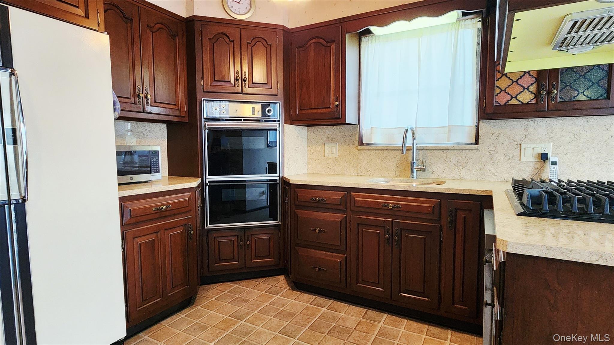 Single Family 64th Street Queens, NY 11385, MLS-1046293-6